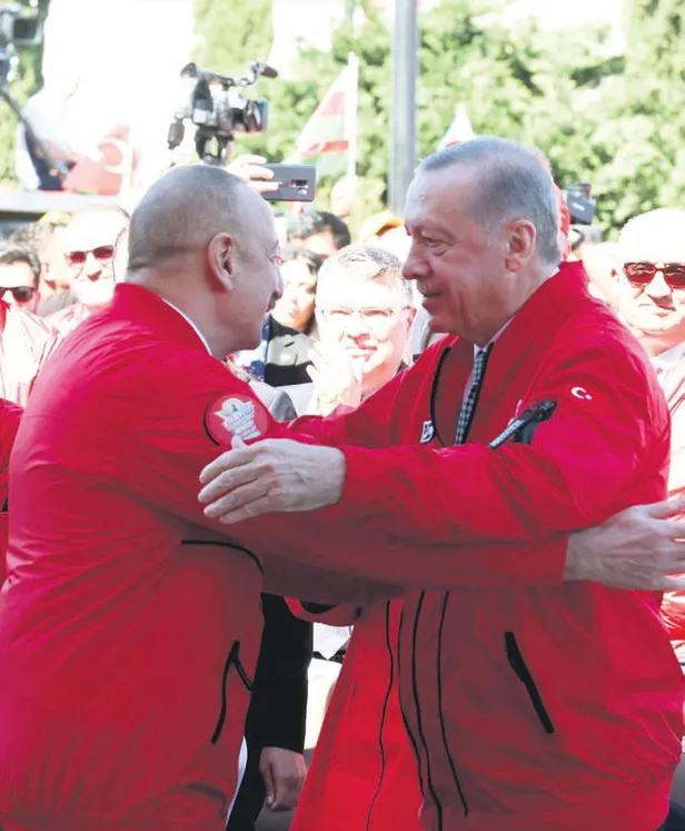 baskan-erdogan-azerbaycanda-duzenlenen-teknofestte-dunyaya-seslendi-verilecek-tek-karis-topragimiz-yok-1653775770530.jpeg