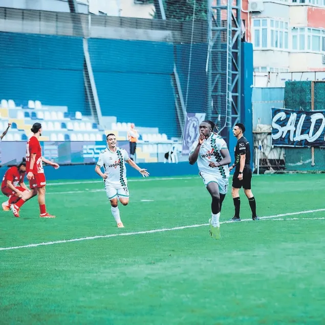 Sakarya 90+1’de güldü