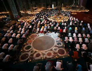 İşte Ayasofya-i Kebir Camii’nde üzerine halı serilmeyen alanın sırrı