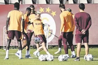 biri-bizi-gozetliyor-galatasarayin-yildiz-isimleri-bayern-macinda-yakindan-takip-edilecek-1699399830213.jpeg Galatasaray'ın yıldız isimleri Bayern maçında Avrupa'nın devleri tarafından yakından takip edilecek-7