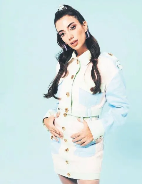 hande-ercel-ala-tokel-rachel-araz-kiresepi-ve-ezgi-findik-gibi-isimlerin-instagram-kazanclari-soke-etti-1643742155705.jpeg Hande Erçel, Ala Tokel, Rachel Araz Kiresepi ve Ezgi Fındık gibi isimlerin Instagram kazançları şoke etti-11