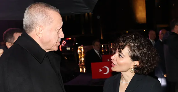 Başkan Erdoğan Londra Bienali'nde "Public Award" kazanan eseri inceledi