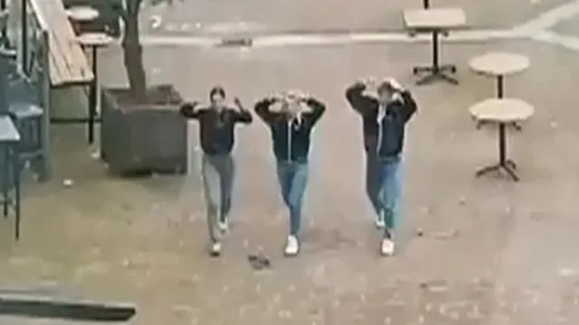 hollandanin-ede-kentinde-rehine-krizi-cok-sayida-kisi-var-polis-bolgeyi-bosaltti-1711800052992.jpeg Hollanda'nın Ede kentinde rehine krizi | Saldırgan yakalandı!-5