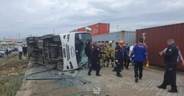 Bursa'da servis aracı devrildi