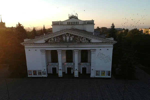 Mariupol'da korkunç bilanço: 600 sivile mezar olan tiyatro!-5