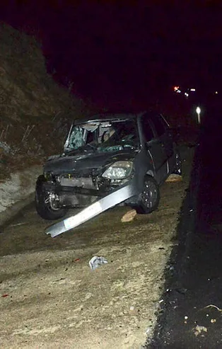 Özel harekat polisleri kaza yaptı