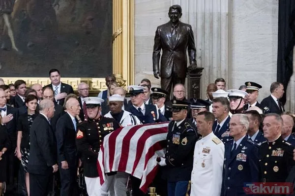 ABD'li Senatör McCain için Kongre'de tören düzenlendi - 17