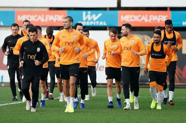 Galatasaray'da Schalke maçı öncesi deprem!