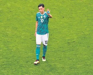 Özil açıklama