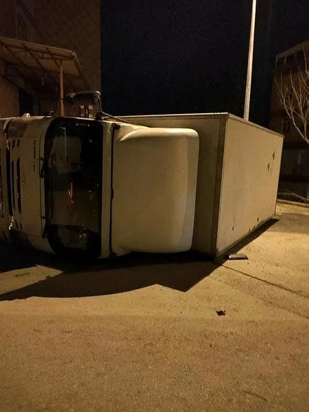 Son dakika: Bursa'da lodos bir evin duvarını yıktı-3