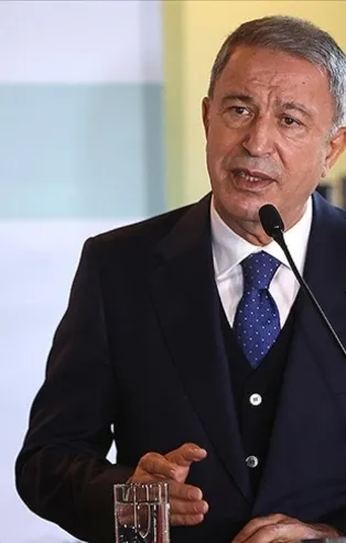 Bakan Akar'dan Yunanistan'a çağrı: Teşvik ve tahriklere gelmeyin