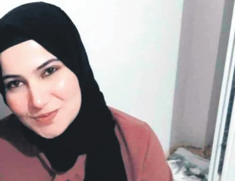 Kaldırımda yürürken çatıdan düşen kar can aldı! 21 yaşındaki Ayşe hayatını kaybetti