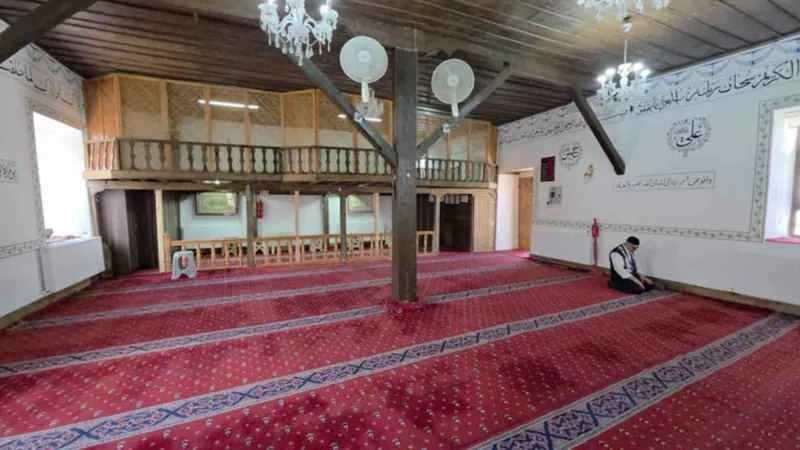 cami-duvarindan-200-yillik-sir-300-parca-bir-araya-gelince-mekke-plani-ortaya-cikabilir-1777546471636.jpg Cami duvarından 200 yıllık sır: 300 parça bir araya gelince Mekke planı ortaya çıkabilir-3