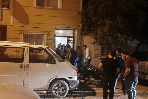 manisada-iki-aile-arasinda-kavga-mudahale-eden-polis-bicakla-yaralandi-1629059889628.jpeg Manisa'da iki aile arasında kavga! Müdahale eden polis bıçakla yaralandı-3