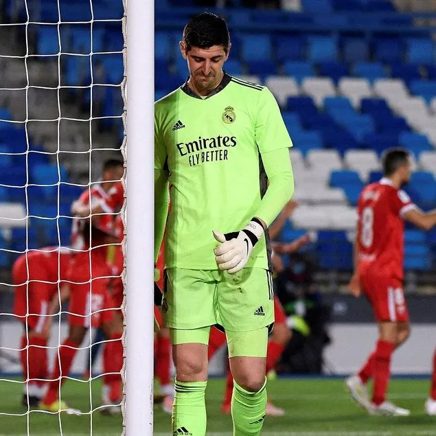 Real Madrid’e Courtois’dan kötü haber