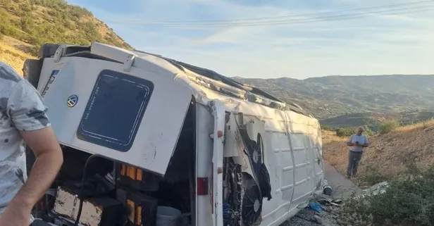 Adıyaman'da minibüs devrildi: 19 yaralı
