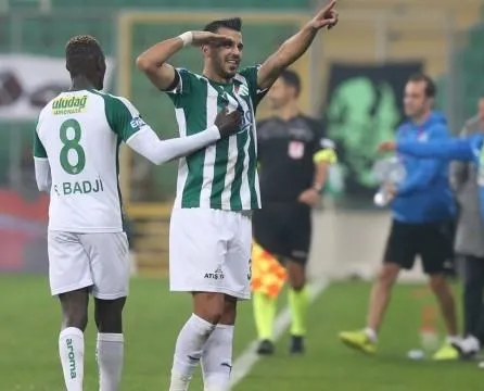 Bursaspor ilk yarıda fişi çekti!