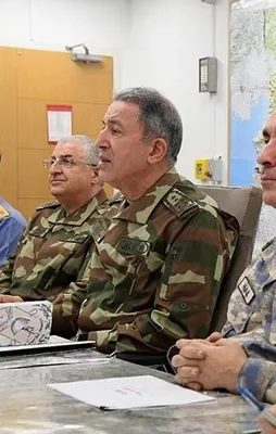 Orgeneral Hulusi Akar Suriye sınırında