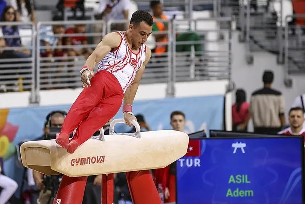 19-akdeniz-oyunlarinda-milli-cimnastikci-adem-asil-genel-tasnifte-altin-madalya-kazandi-1656438567503.jpeg