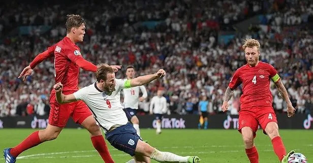 UEFA’dan İngiltere-Danimarka maçındaki olaylara ilişkin soruşturma! Milli marşı yuhaladılar