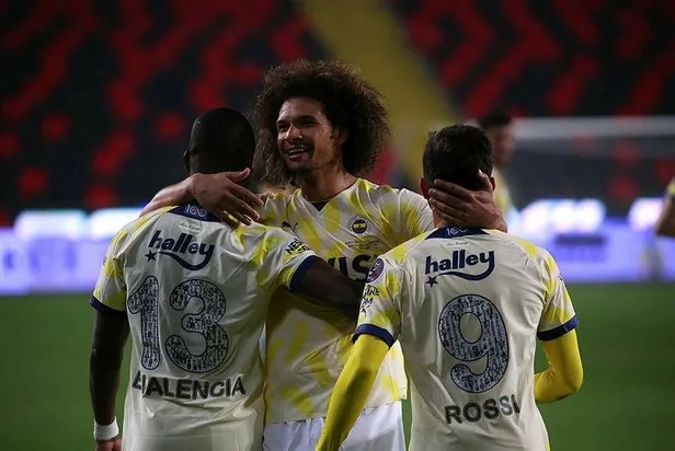 galatasaray-yenilgisiyle-soka-giren-fenerbahceyi-gaziantepte-enner-valencia-hayata-dondurdu-1673827682506.jpeg Galatasaray yenilgisiyle şoka giren Fenerbahçe'yi Gaziantep'te Enner Valencia hayata döndürdü-5
