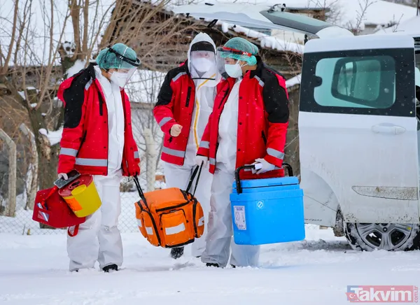Koronavirüs aşılamaları devam ediyor! Sağlık çalışanları kar kış dinlemiyor! İşte fedakarlığın fotoğrafları - 15