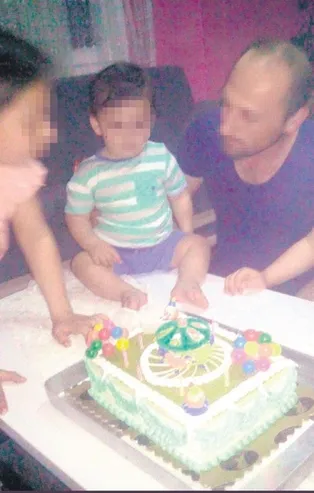 Annelerinin terk ettiği 3 çocuk çöp evde bulundu