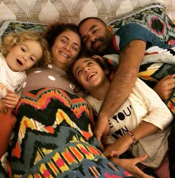 Ceyda Düvenci kızının regl olduğunu duyurunca sosyal medya ikiye bölündü! 'Kızınızın özelini nasıl paylaşırsınız!'-11