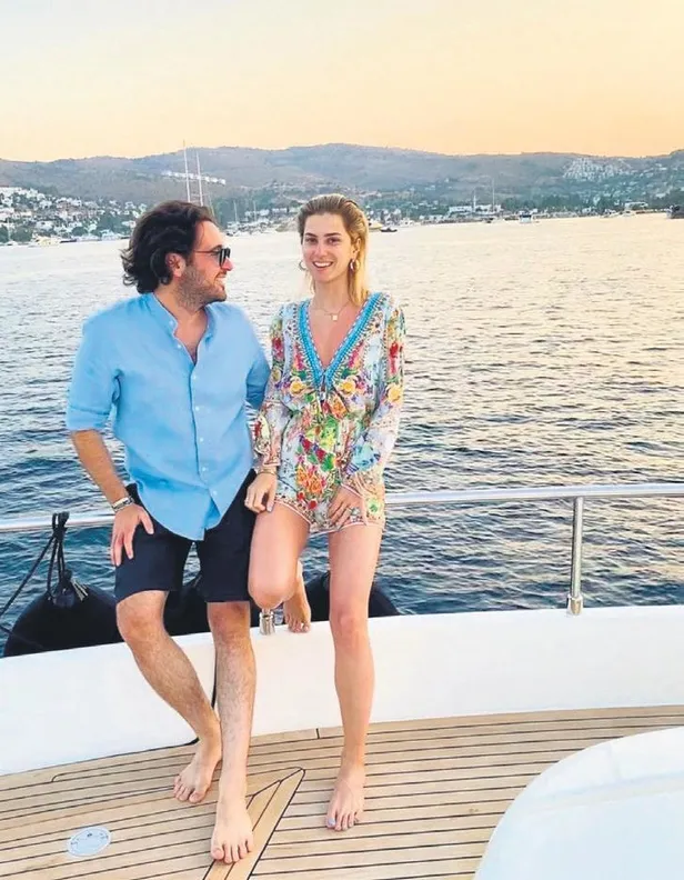 gosteris-saati-haci-sabanci-sevgilisi-nazli-kayi-icin-kesenin-agzini-acti-1596921281936.jpeg Gösteriş saati! Haci Sabancı sevgilisi Nazlı Kayı için kesenin ağzını açtı-3