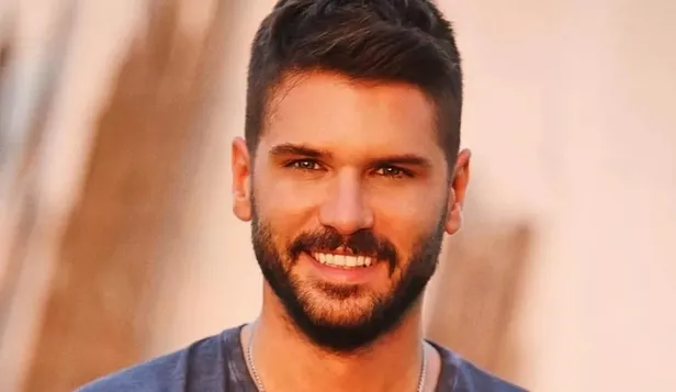 Tolgahan Sayışman kimdir, kaç yaşında? Arabası takla atan Tolgahan Sayışman’ın sağlık durumu nasıl?-2