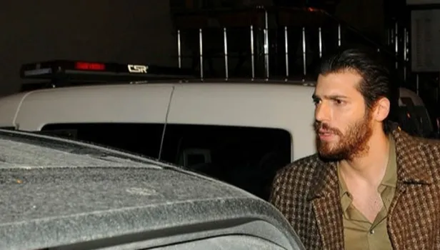 Can Yaman izdihamında büyük şok! Otelin arka kapısından çıkmadı cezayı yedi...