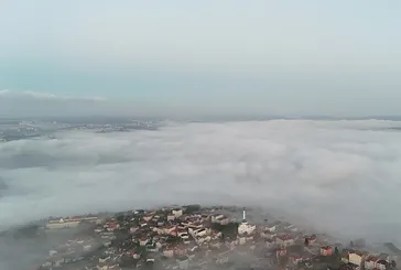 İstanbul Boğazı yoğun sisin ardından gemi trafiğine açıldı