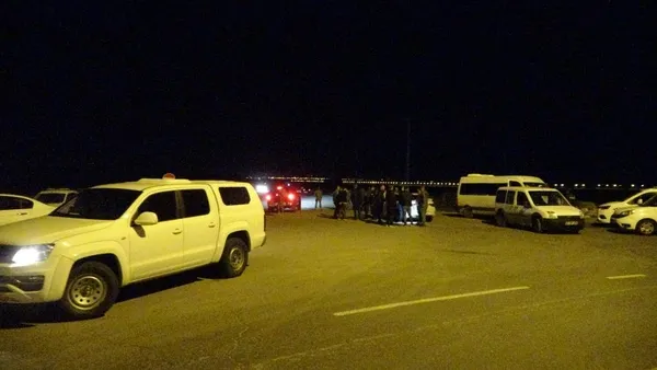 1681791493404.jpg Diyarbakır’da polisin 'dur' ihtarına uymayan şüpheli ateş açtı: Operasyon başlatıldı-3