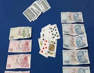 Evde kumar oynayan 22 kişiye 99 bin TL para cezası