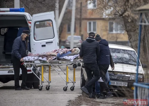 Sınır hattındaki Ukraynalılar bombardıman korkusu! Halk sığınaklara indi: "Tek bacakla nereye gidilir ki?" - 6