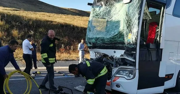 Otobüs ile TIR çarpıştı! 17 yaralı!