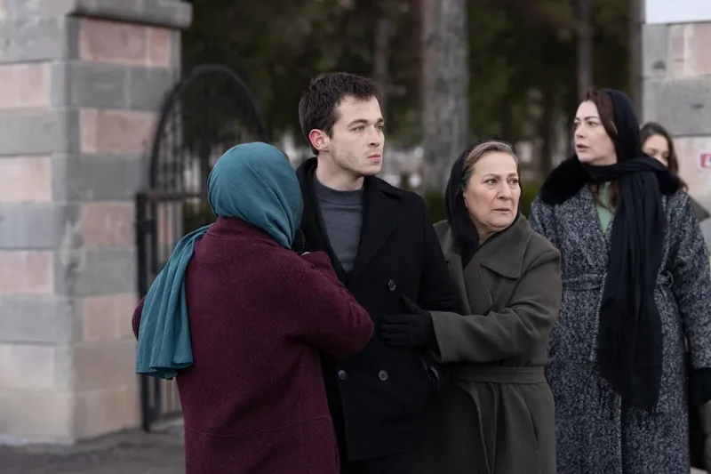 safir-23-bolum-3-fragmani-yayinlandi-yamandan-atesi-zora-sokacak-hamle-1707043947528.jpg Safir 23. bölüm 3. fragmanı yayınlandı: Yaman’dan Ateş’i zora sokacak hamle!-3