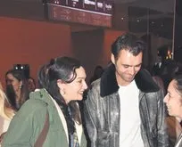 Birce Akalay ve Hakan Kurtaş Afife Jale oyununa el ele geldi