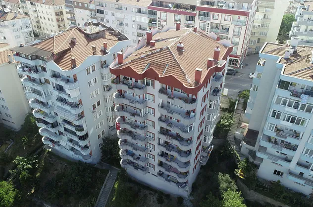 Bursa'da facia ucuz atlatıldı! Kolonu patlayan 9 katlı bina boşaltıldı