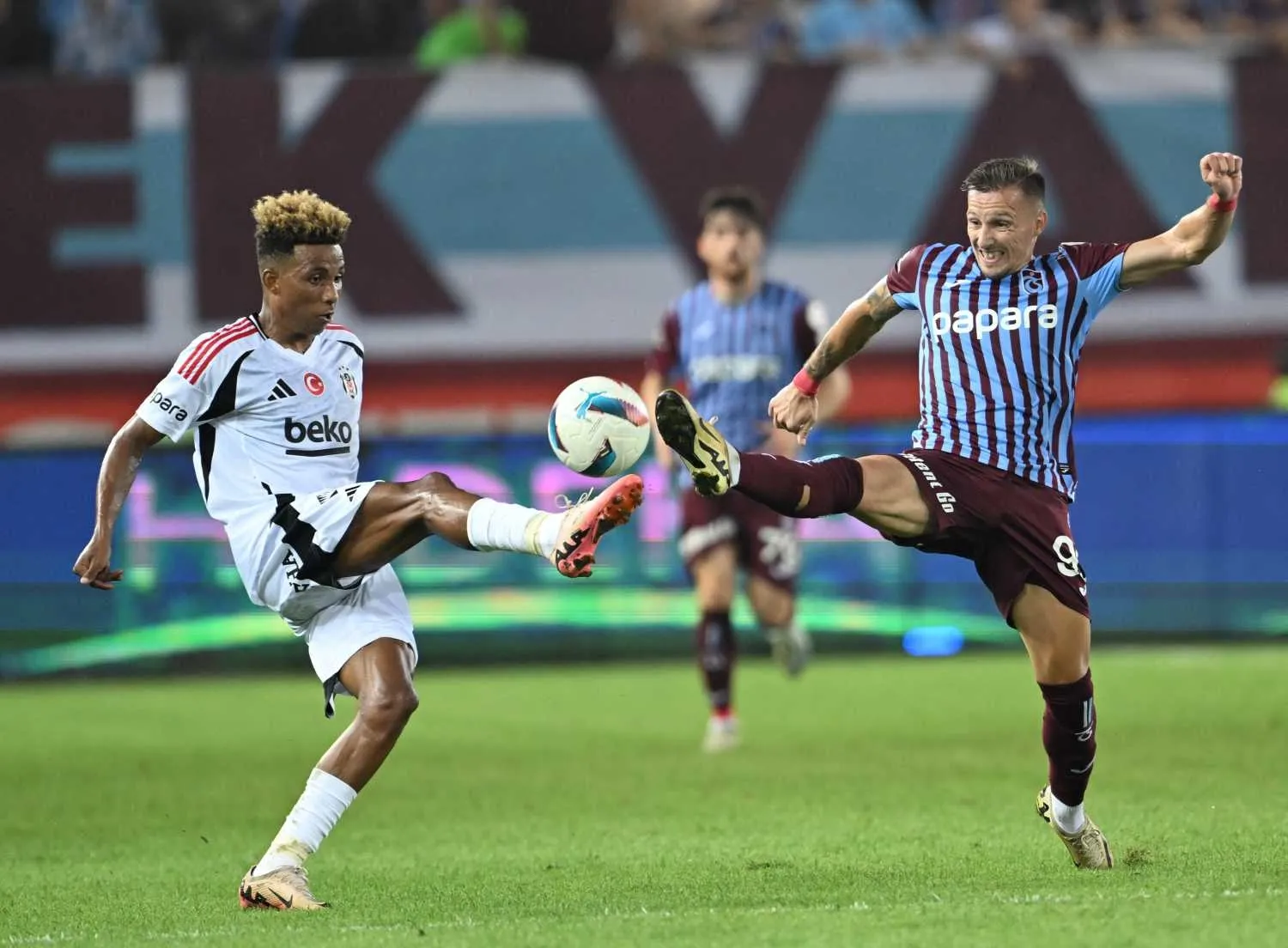 Trabzonspor kanatlanacak! Transferde sürpriz hamle: Yıldız isim yolcu - 6