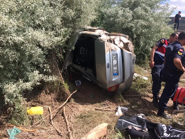 Son dakika... Mezuniyetten dönen otomobil takla attı: 4 ölü, 1 yaralı-1