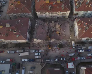 Depremin vurduğu Elazığ ve Malatyada yıkımın boyutu gün ağarınca ortaya çıktı! İşte o görüntüler