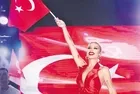 Atakan Işıktutan’dan ayrılan ünlü şarkıcı İrem Derici yeni bir aşka yelken açtı! Derici'nin yeni sevgilisi bakın kim çıktı...