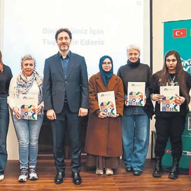 Jürinin aklını başından aldılar