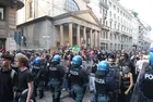 "Avrupa Baharı" İtalya kapısına dayandı: Milano'da hayat pahalılığı eylemleri! Polis ve göstericiler çatıştı