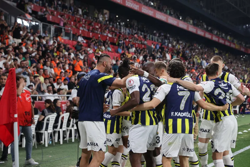 Fenerbahçe'den taraftara bayram hediyesi! Orta saha ona emanet - 7