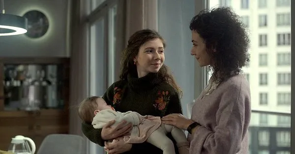 Semih Kaplanoglu Nun Baglilik Asli Filminin Yildizi Almina Bebek Oldu Takvim