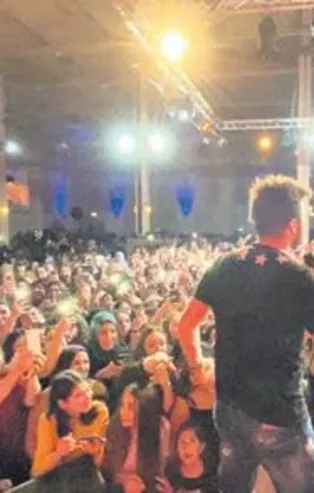 Avrupa fethi başladı! Mustafa Ceceli'den Almanya'da konser