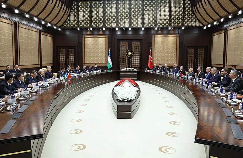 Özbekistan Cumhurbaşkanı Şevket Mirziyoyev Ankara'da: Başkan Erdoğan resmi törenle karşıladı-4