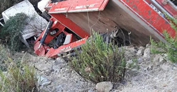 Freni boşalan vinç şarampole devrildi: 2 yaralı